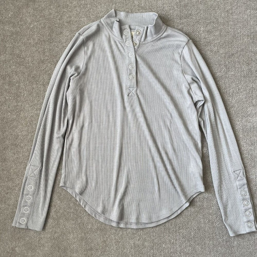 Chaser Shirt Womens Medium Grey Ribbed Quarter Snap Sleeves Casual Mock Neck Top